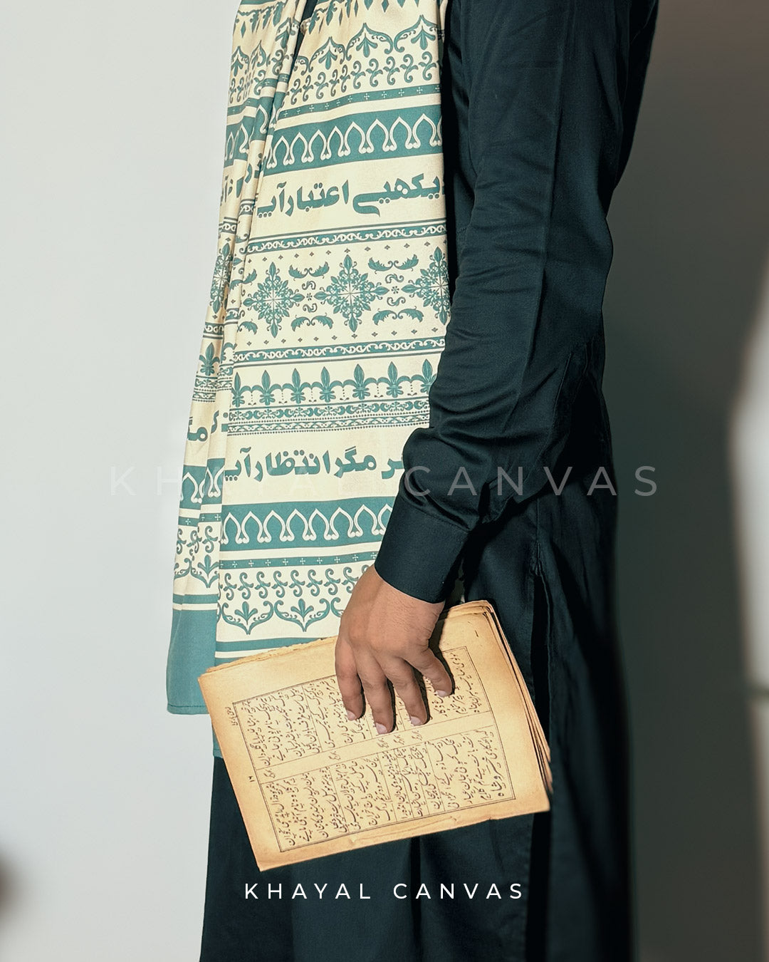 Saadgi (سادگی) stole – The Unspoken Grace