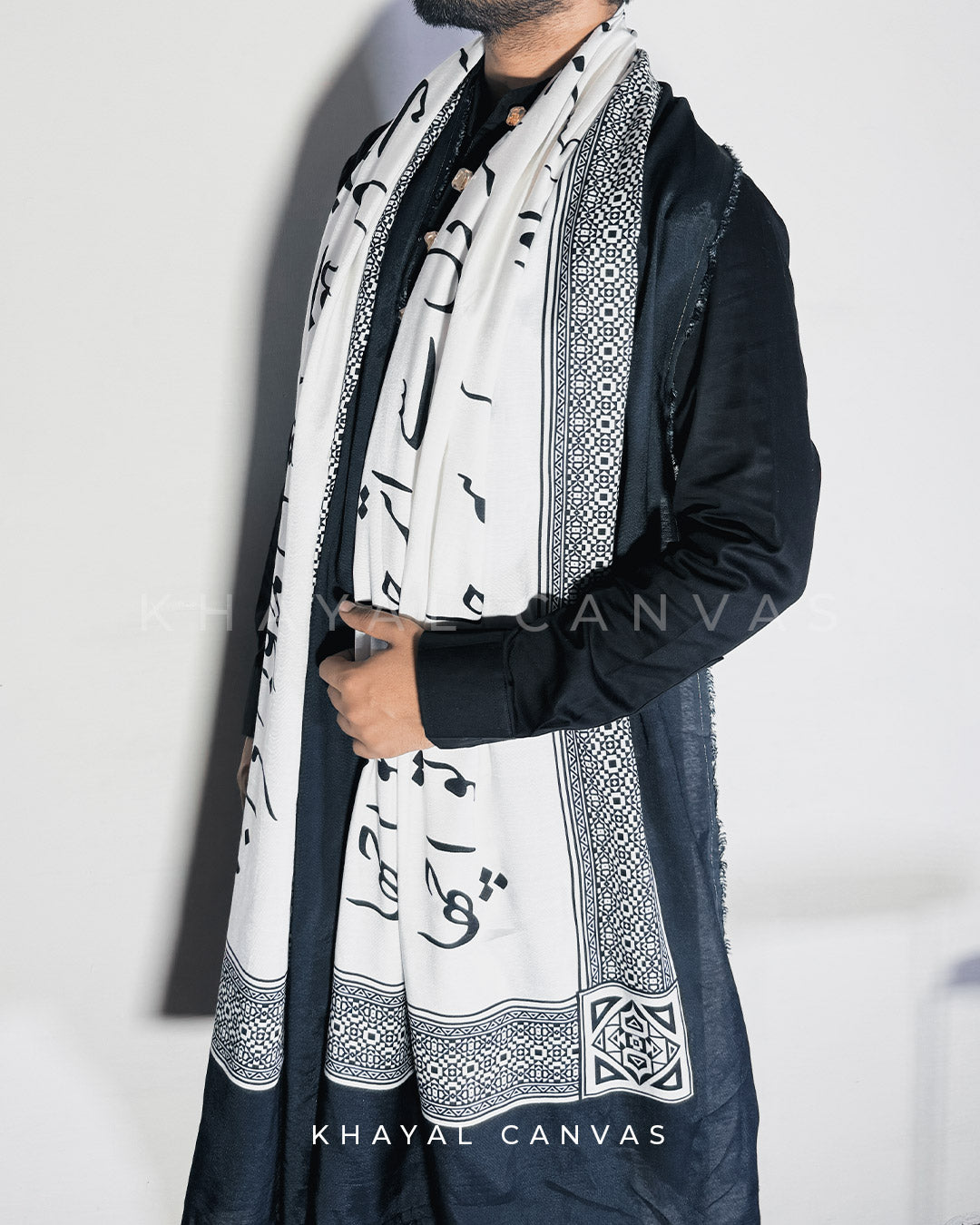 Safeed-o-Siyah Saagar (سفید و سیاہ ساگر) – An Ocean of Black and White Odhni