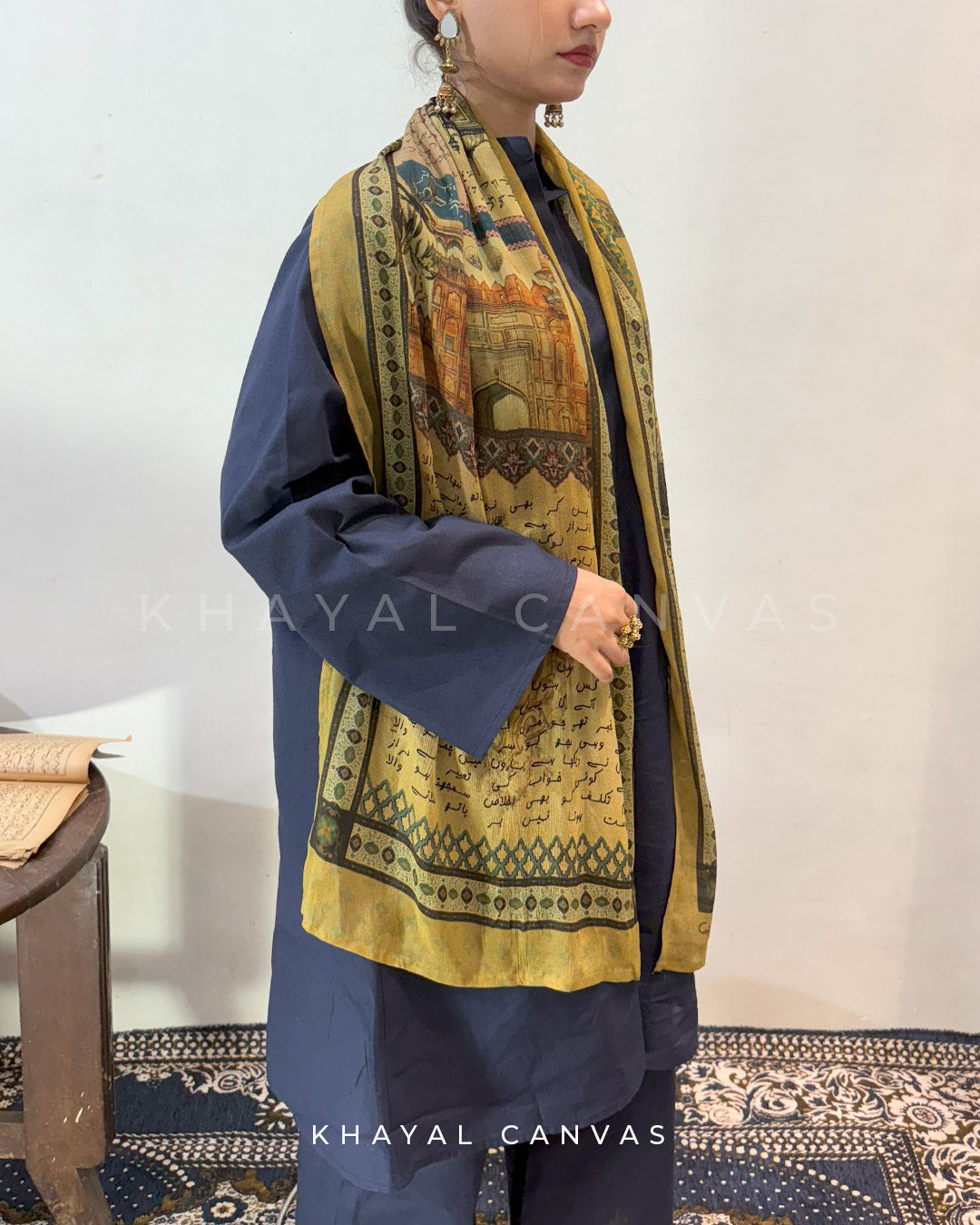 Shehrnama (شہرنامہ) Stole – The City Woven in Verse