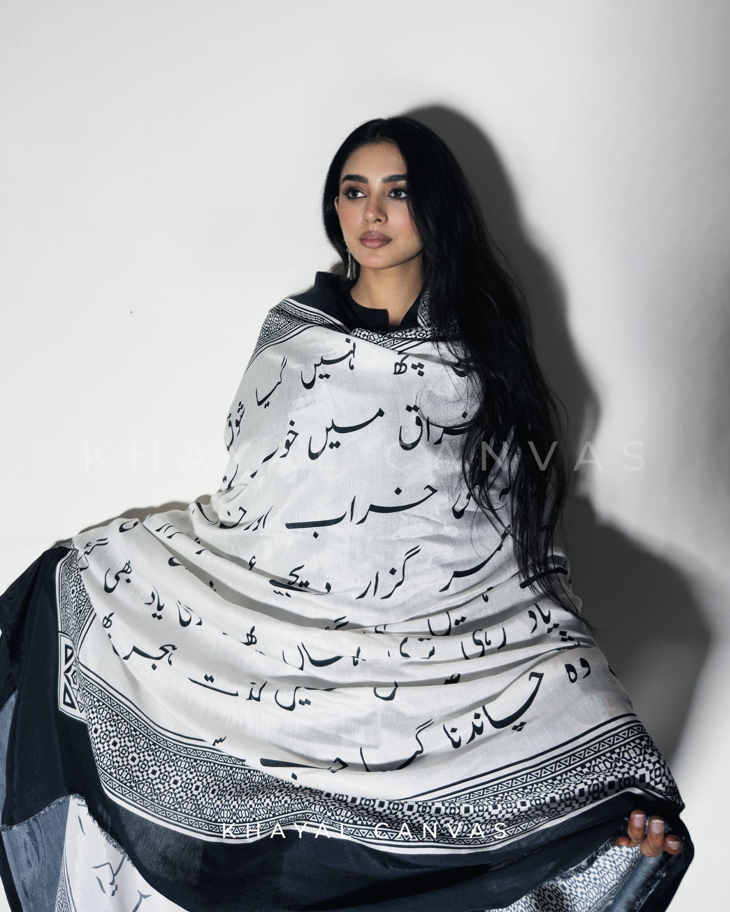 Safeed-o-Siyah Saagar (سفید و سیاہ ساگر) – An Ocean of Black and White Odhni